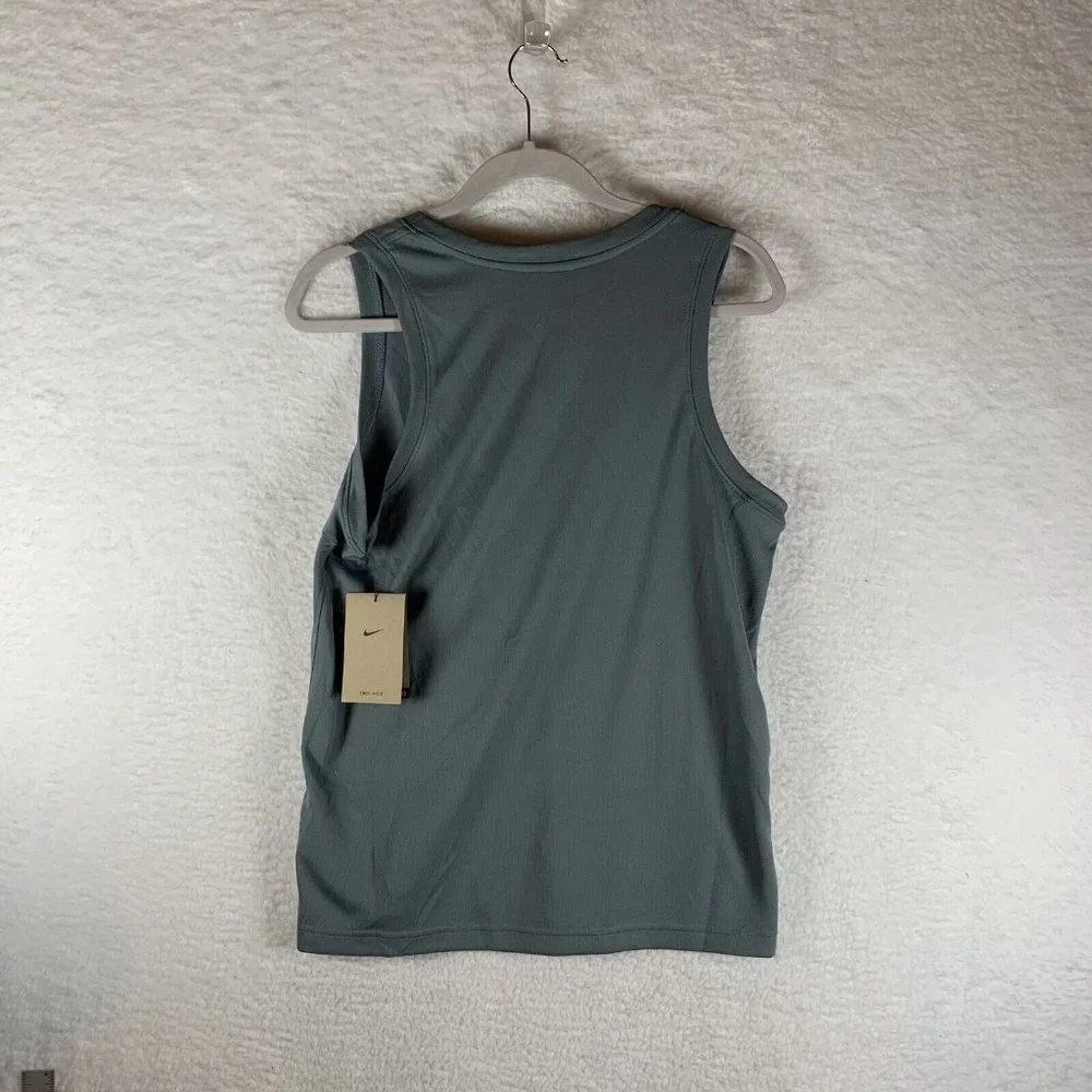 Nike Swoosh Fly Basketball‎ Jersey Womens Small Gray Dri-Fit Legend 7095